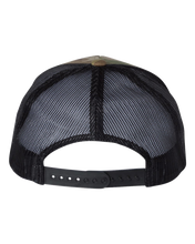 Load image into Gallery viewer, Snapback Trucker - MultiCam Green/Black - Kype Gear